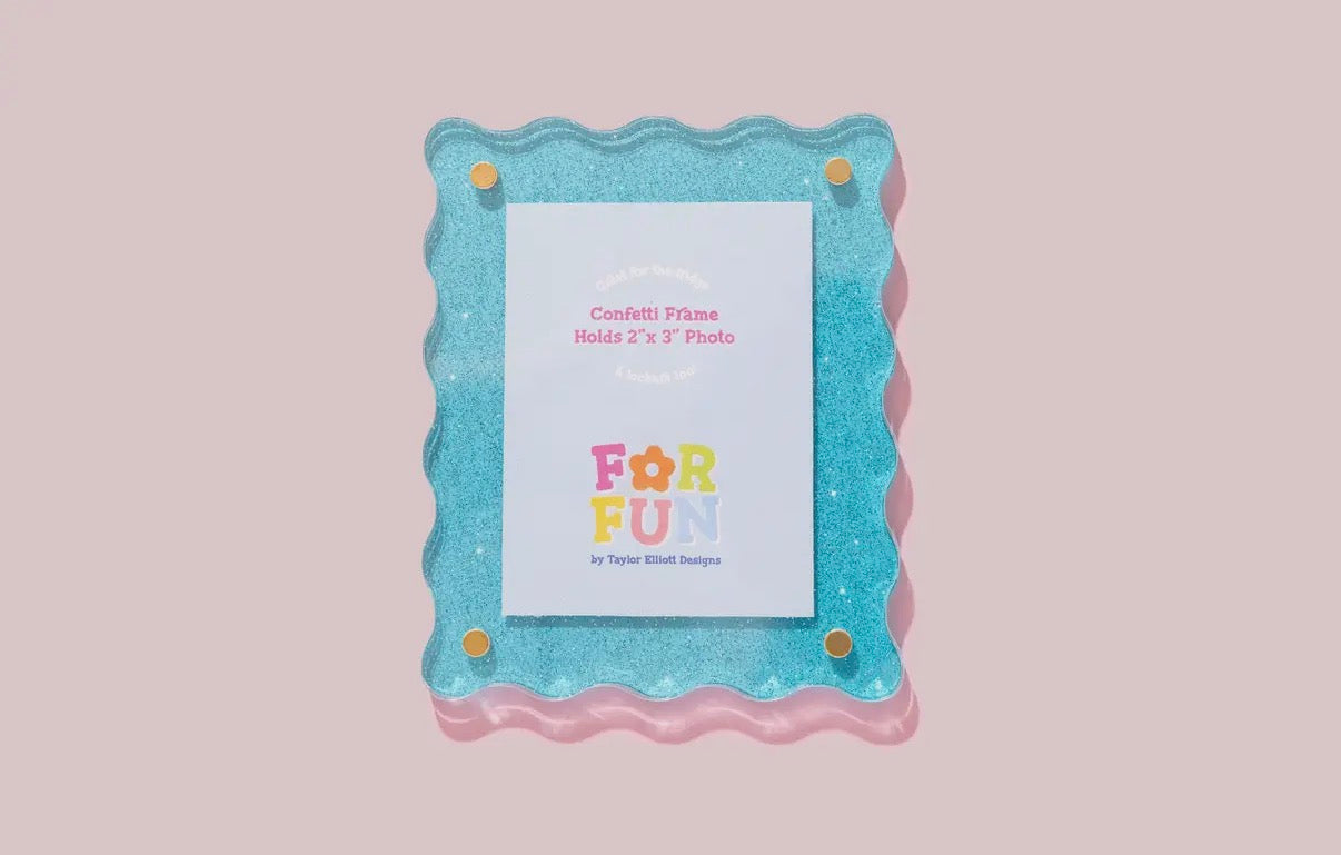 Wallet Sized Magnetic Frames