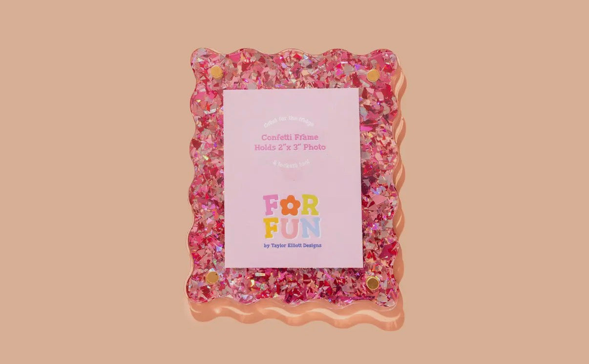 Wallet Sized Magnetic Frames