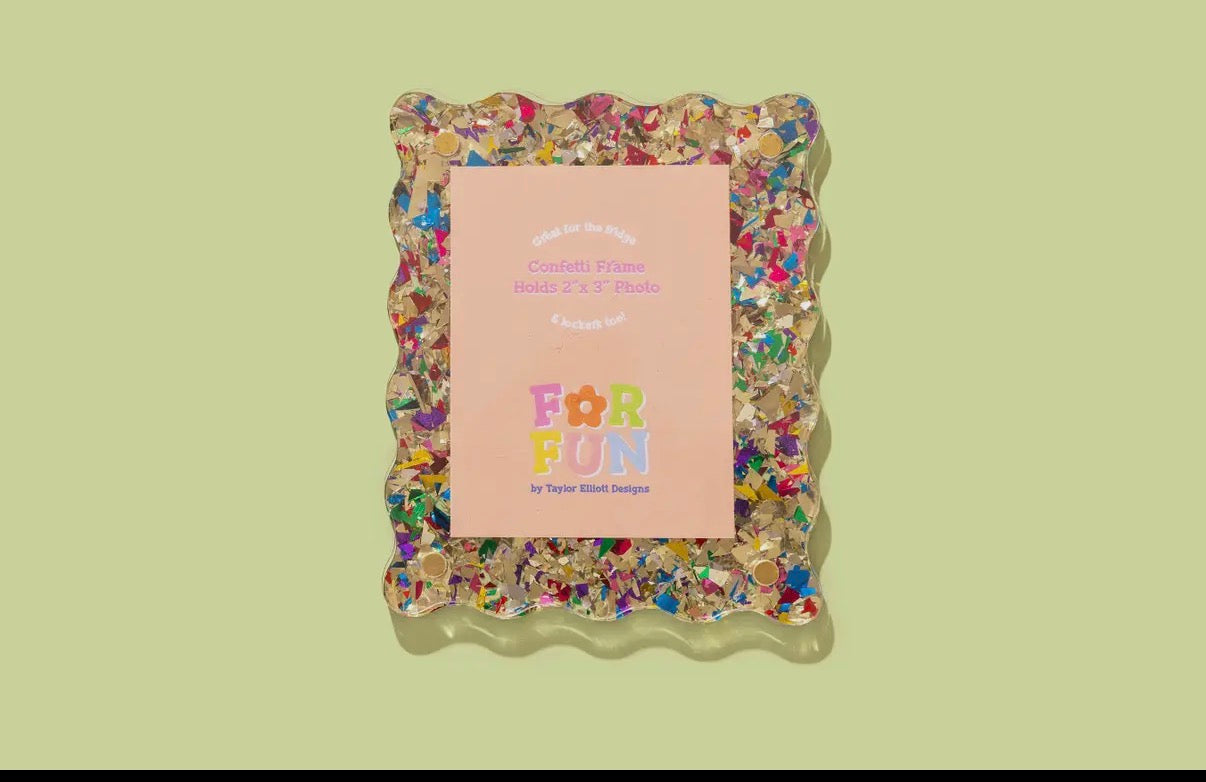 Wallet Sized Magnetic Frames